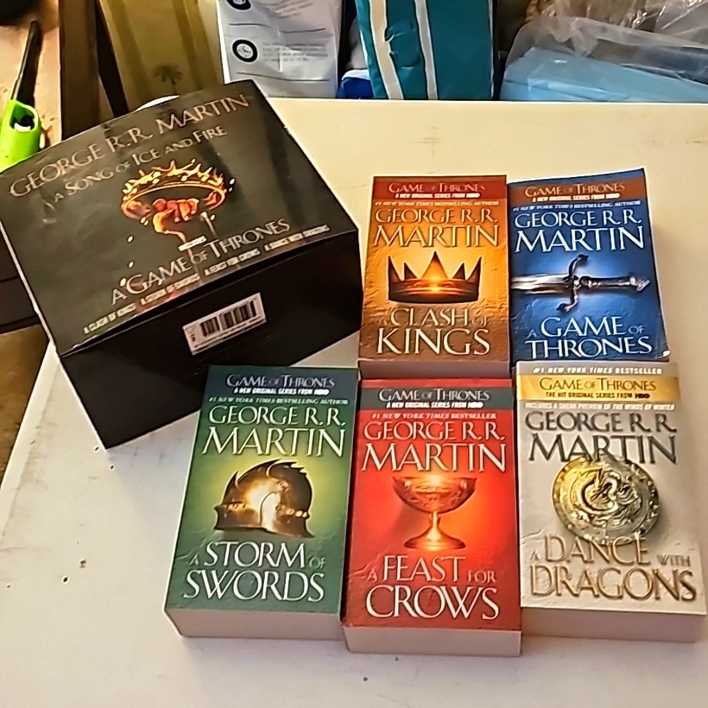 Games of Thrones 5 book series by George R.R. Martin